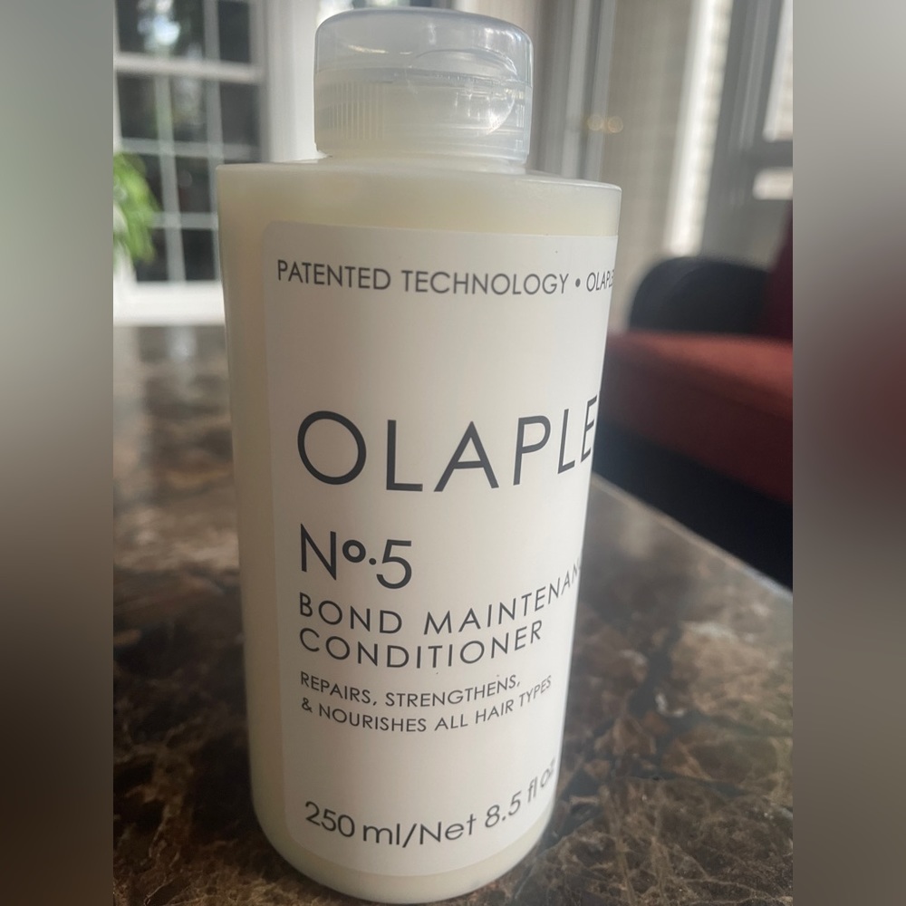 Olaplex No. 5 Bond maintenance conditioner, 8.5 Oz. NWT Brand New.